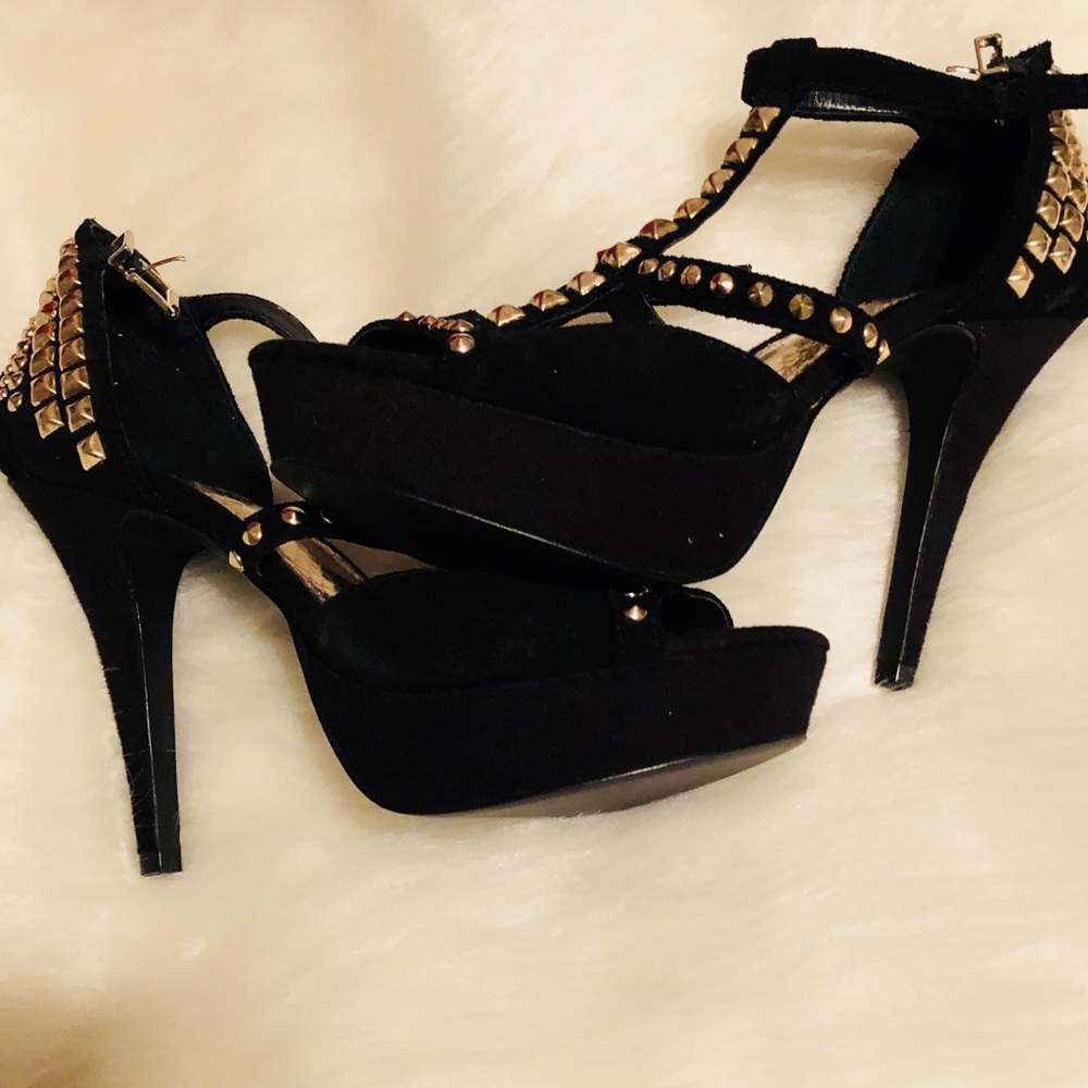 Welcome to my closet!